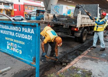 Alcaldía del Distrito Nacional despliega brigadas preventivas ante incidencia de vaguada