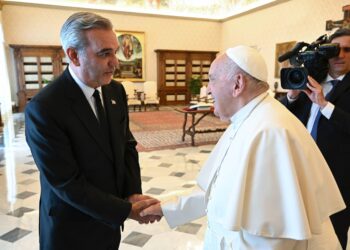 Papa Francisco Felicita al presidente Abinader por su reelección