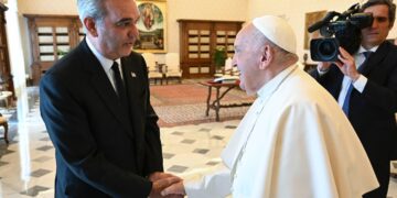 Papa Francisco Felicita al presidente Abinader por su reelección
