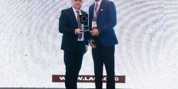 Firma de abogados EM Law Firm recibe premio «The Law Awards 2024» por su excelencia empresarial y compromiso social