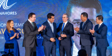 Bancos Popular, BHD y Reserva reconocen trabajo de David Collado en turismo