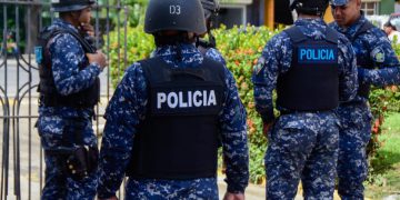 Policías ultiman a un hombre durante allanamiento en Santiago; familiares denuncian fue ejecutado