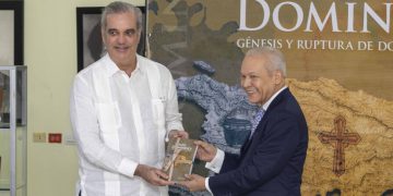 Rafael Núñez se adentra en los orígenes de la isla en su libro Santo Domingo