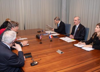 Presidente Abinader sostiene reuniones con Isaac Herzog y Christopher Landau durante la toma de posesión de Laura Fernández en Costa Rica
