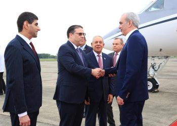 Presidente Abinader llega a Panamá, donde será orador principal del Congreso Mundial de Zonas Francas