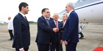 Presidente Abinader llega a Panamá, donde será orador principal del Congreso Mundial de Zonas Francas