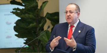 Magín Díaz: Profesionalización del manejo de la deuda ha permitido a RD postergar reforma fiscal