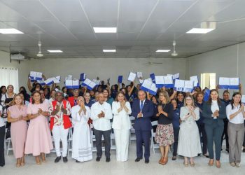 Supérate y Conape habilitan a más de 70 personas cuidadoras de personas adultas mayores en Azua