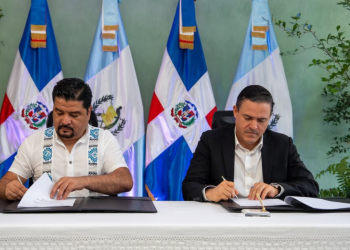 Apordom y Comisión Portuaria de Guatemala firman acuerdo para fortalecer la cooperación portuaria