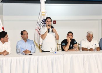 Campeona de UFC Alexa Grasso lidera clínica de artes marciales mixtas en la República Dominicana