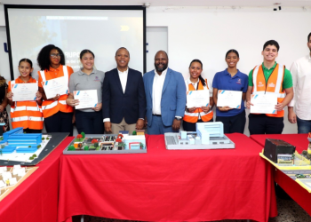 Intrant certifica jóvenes como “Guardianes del Tránsito” y fortalece la cultura de seguridad vial en el país