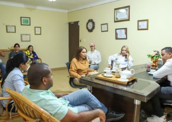 Supérate coordina apoyo a familias afectadas por lluvias en La Vega
