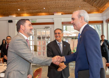Presidente Abinader sostiene encuentro con empresarios de Costa Rica organizado por la Embajada Dominicana