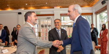 Presidente Abinader sostiene encuentro con empresarios de Costa Rica organizado por la Embajada Dominicana