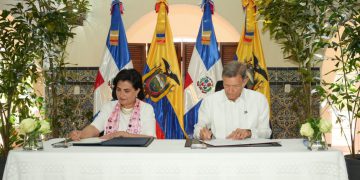 Cancilleres de Ecuador y República Dominicana acuerdan impulsar proyectos bilaterales en beneficio de ambos países