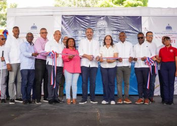 Gobierno continúa transformando el deporte escolar; Inefi entrega techado en San Juan de la Maguana
