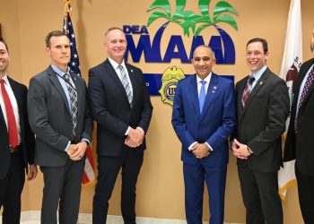 Presidente de la DNCD sostiene reunión de alto nivel con la DEA; consolidan estrategias conjuntas