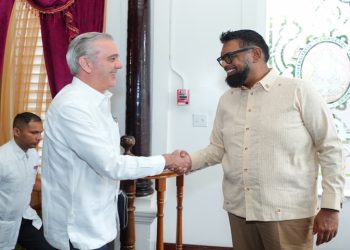 Presidente Abinader llega a la Casa de Gobierno de Guyana; sostendrá reunión bilateral con su homólogo Mohamed Irfaan Ali