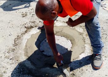 Alcaldía de Santo Domingo Este aclara tapas de filtrantes en la calle Progreso esquina Hípica fueron instaladas conforme al proceso técnico