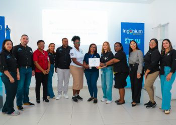 DA imparte charla sobre el valor de la integridad a estudiantes Loyola