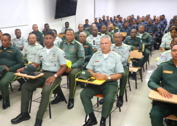 El Intrant capacita a agentes de la Digesett en normativa de cascos para motociclistas