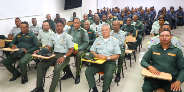 El Intrant capacita a agentes de la Digesett en normativa de cascos para motociclistas