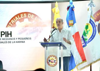 Presidente Abinader afirmó que gobierno continuará apoyando a los pequeños y medianos productores de la harina con equipamiento y ayudas técnicas para mantener precios adecuados del pan