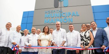 Presidente Abinader entrega el Hospital Municipal de Maimón remozado, ampliado y equipado con nueva área de Emergencia, junto al Centro de Primer Nivel